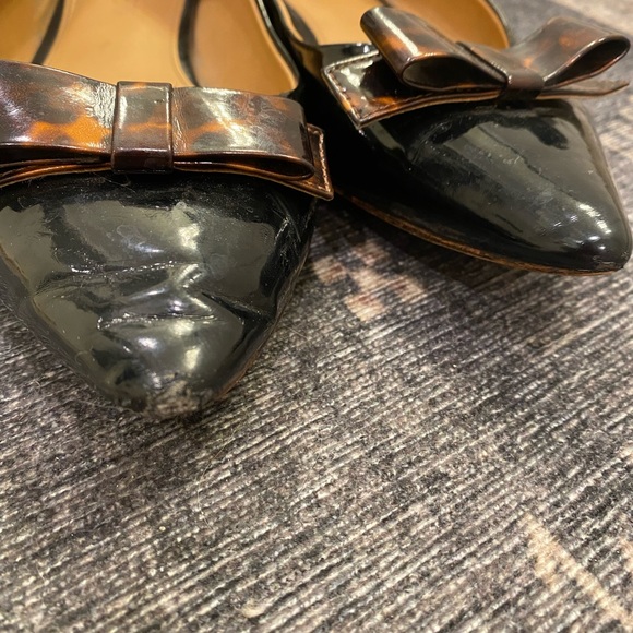 J Crew Factory | Patent Leather Bow Points - Picture 5 of 7